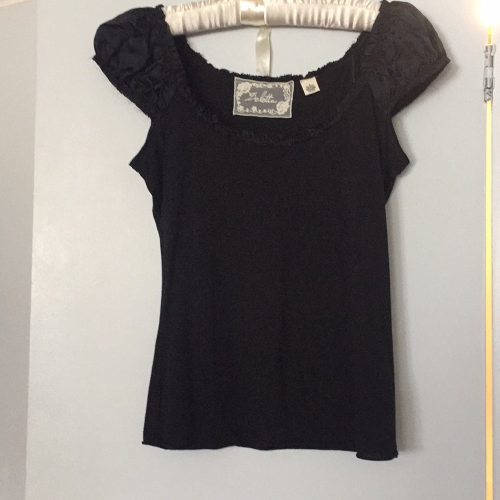 Anthropologie cute top with mini satin details